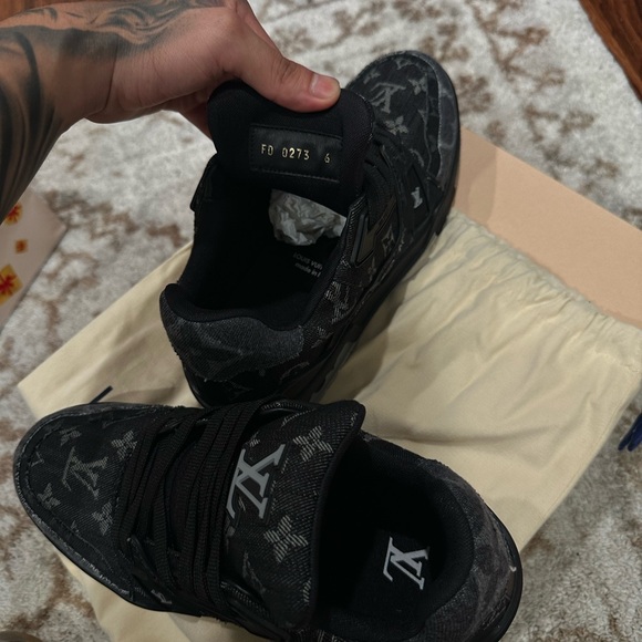 Louis Vuitton Trainer ‘Black Monogram Denim’ authentic - Picture 2 of 8
